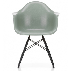 Židle Eames Fiberglass DAW